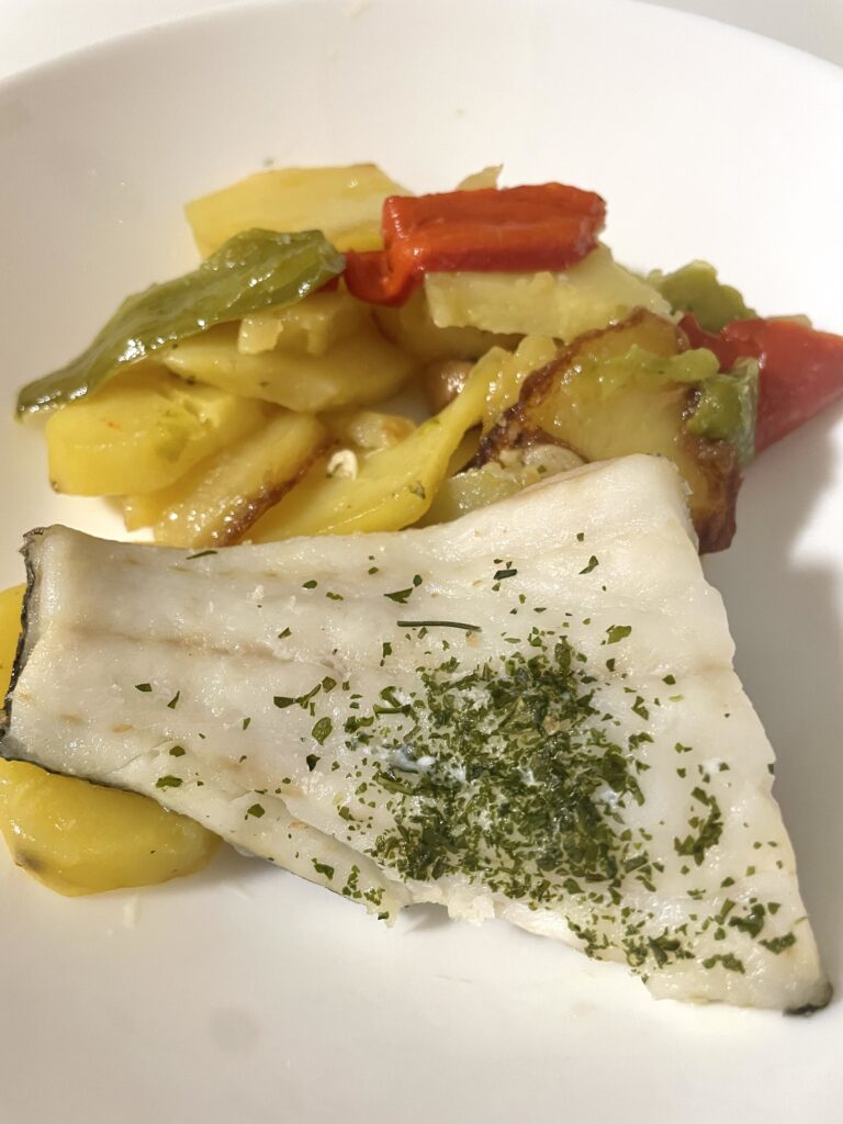 Bacalao con patatas y pimientos en olla programable